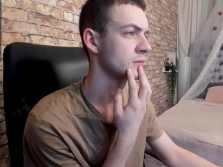 StewieGriffinn naked on cam. Free Live Sex Chat Room