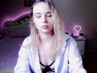 AlishaCambell naked on cam. Free Live Sex Chat Room