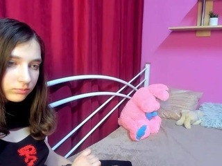 Meeeeeelissaa naked on cam. Free Live Sex Chat Room