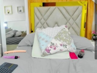 Sara-Hills naked on cam. Free Live Sex Chat Room