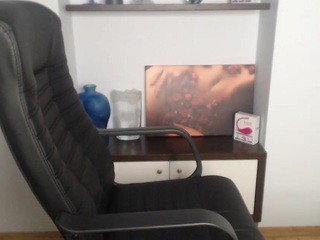 Alma-Fox naked on cam. Free Live Sex Chat Room