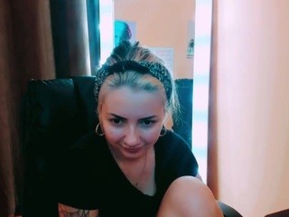 BabyEllieee naked on cam. Free Live Sex Chat Room
