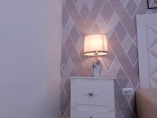 Keyla-Hart naked on cam. Free Live Sex Chat Room