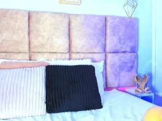 SWEETSOPHI naked on cam. Free Live Sex Chat Room