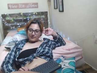 electrjunes  naked on cam.  Free Live Sex Chat Room