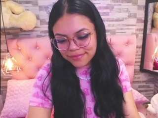 Holly-Potter  naked on cam.  Free Live Sex Chat Room