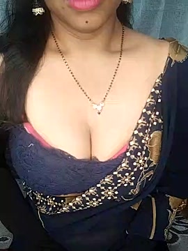 Indianhotrashmi xxx stripping on webcam for live porn video chat