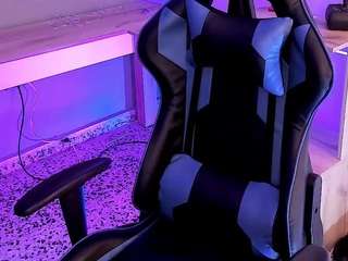 reishell-x  naked on cam.  Free Live Sex Chat Room