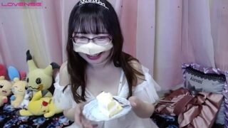 Runa-Runa- xxx stripping on webcam for live porn video chat