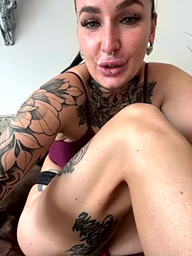InkedBiitch xxx stripping on webcam for live porn video chat