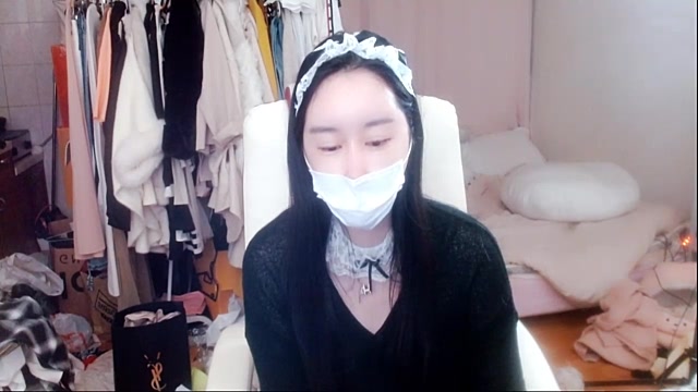 Yuunalee xxx stripping on webcam for live porn video chat
