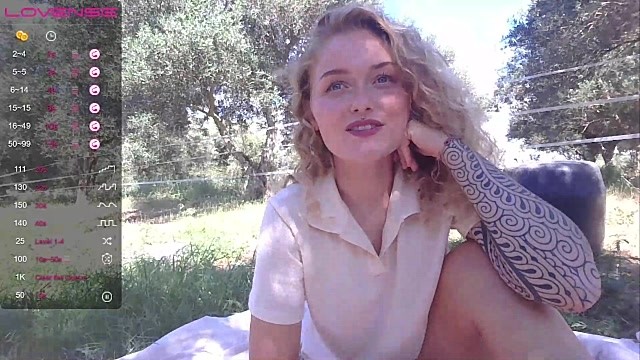 Goldloeckchen159 xxx stripping on webcam for live porn video chat