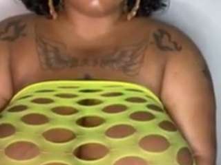 THEREALKISSES naked on cam. Free Live Sex Chat Room