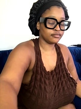 KnockoutBestie xxx stripping on webcam for live porn video chat