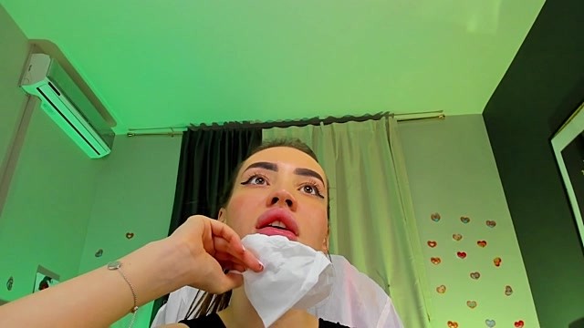 Kriss_babe xxx stripping on webcam for live porn video chat