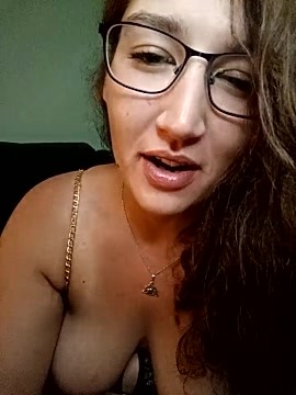 Missmiracless222 xxx stripping on webcam for live porn video chat