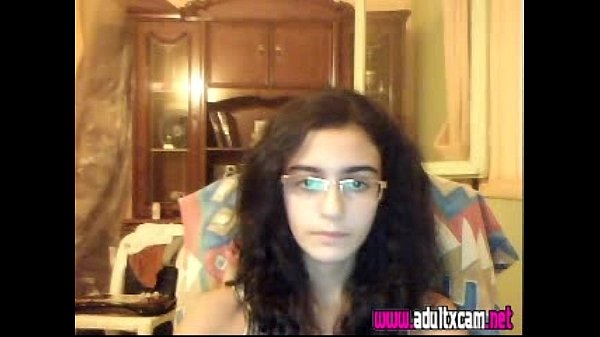 Session chatroulette 2 filles sexy et 1 strip