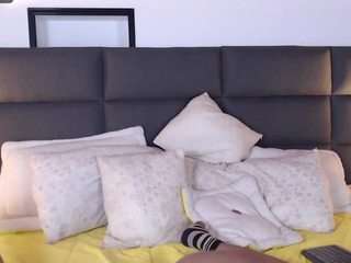 AnnieScotty naked on cam. Free Live Sex Chat Room