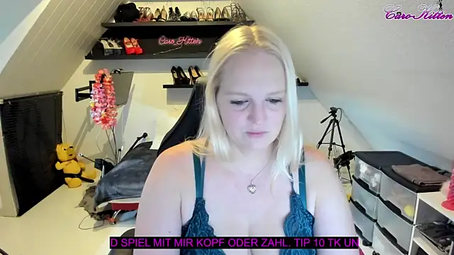 Caro_kitten xxx stripping on webcam for live porn video chat