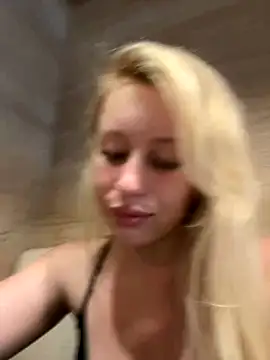 EmmyMood xxx stripping on webcam for live porn video chat