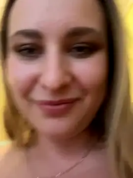 Hugedreams_ xxx stripping on webcam for live porn video chat