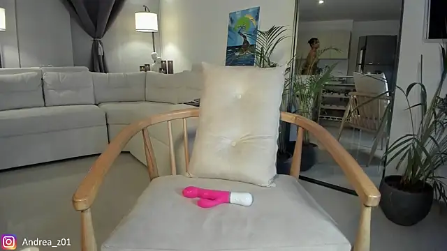 Kendall_ruiz xxx stripping on webcam for live porn video chat