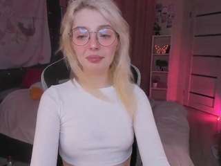 Loraa-Sun naked on cam. Free Live Sex Chat Room