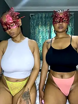 Mammygalz xxx stripping on webcam for live porn video chat