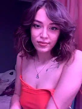 SexyyFoxyy xxx stripping on webcam for live porn video chat