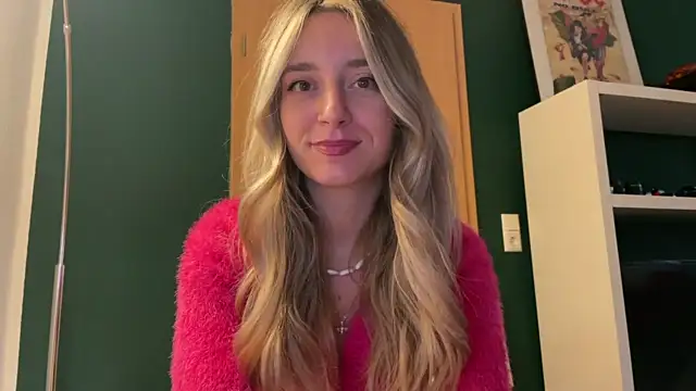 SirenaBelle xxx stripping on webcam for live porn video chat