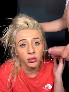 Strongqueen xxx stripping on webcam for live porn video chat