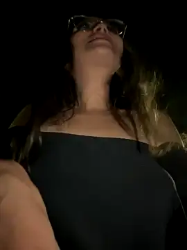 Your_voyeur_girl xxx stripping on webcam for live porn video chat