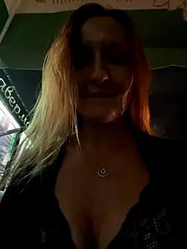 Brilliant-Gold xxx stripping on webcam for live porn video chat