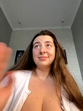 Curvyflawless xxx stripping on webcam for live porn video chat