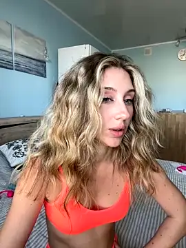 DonnaUnde xxx stripping on webcam for live porn video chat