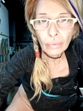FrozenWaffle xxx stripping on webcam for live porn video chat