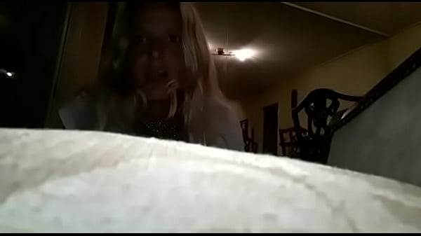 Hermosa rubia 5 transmite en cam4.