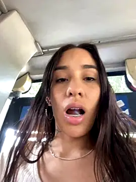 IrisRouse xxx stripping on webcam for live porn video chat