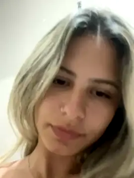 Lariii_escobarr xxx stripping on webcam for live porn video chat
