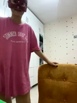 Sariyimsari xxx stripping on webcam for live porn video chat