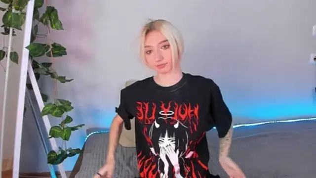SexyBlooonde xxx stripping on webcam for live porn video chat