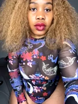 XolisileM xxx stripping on webcam for live porn video chat