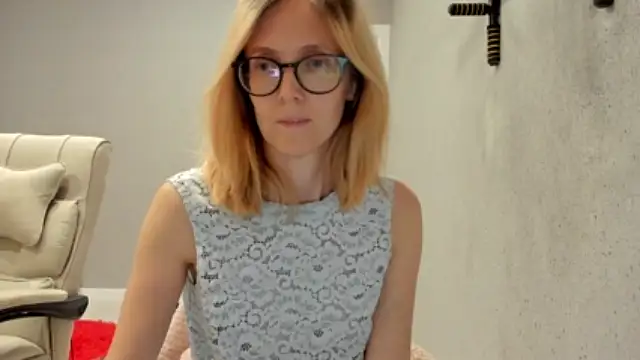 Angelmommu xxx stripping on webcam for live porn video chat