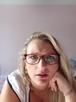 BustyBrookeXX xxx stripping on webcam for live porn video chat