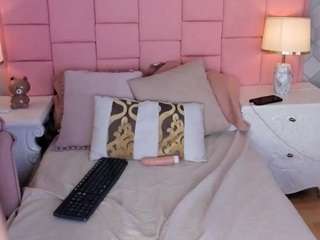 Danna-Veelz naked on cam. Free Live Sex Chat Room