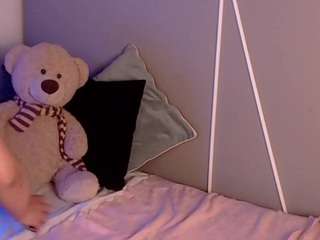 Emiily Rossee naked on cam. Free Live Sex Chat Room