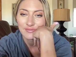 Iamwhitneyoc naked on cam. Free Live Sex Chat Room