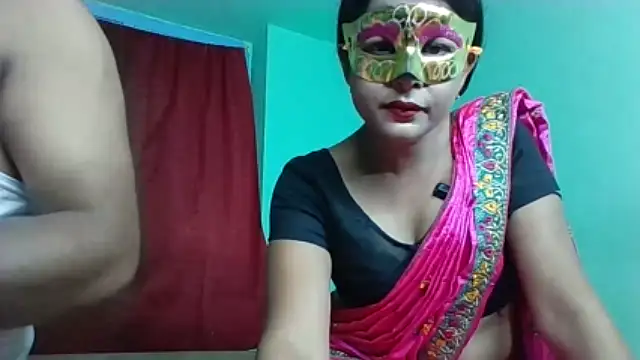 Julexxxxxx xxx stripping on webcam for live porn video chat