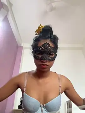 Amycamlive xxx strip on cam for live porn chat