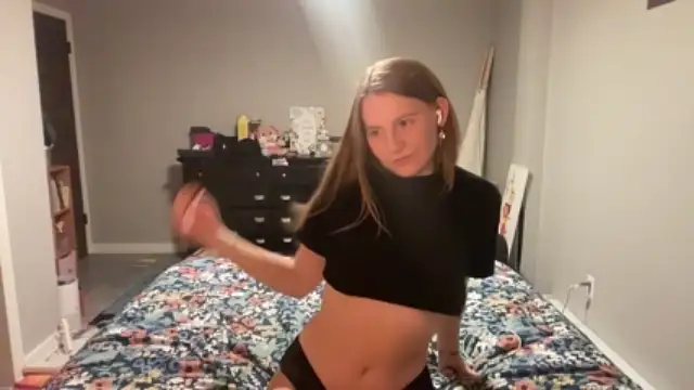 Bigbootymar xxx strip on cam for live porn chat